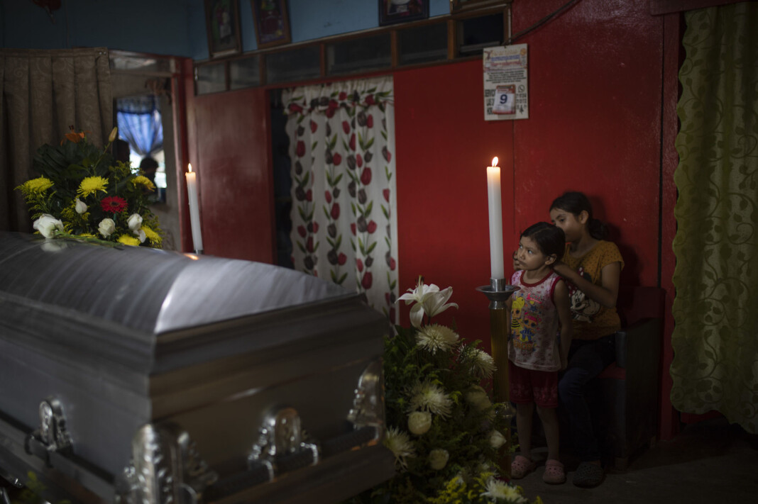 Bilde fra begravelsen til den meksikanske journalisten Julio Valdivia, som ble drept i Veracruz i september. Bilde fra begravelsen til den meksikanske journalisten Julio Valdivia, som ble drept i Veracruz i september.