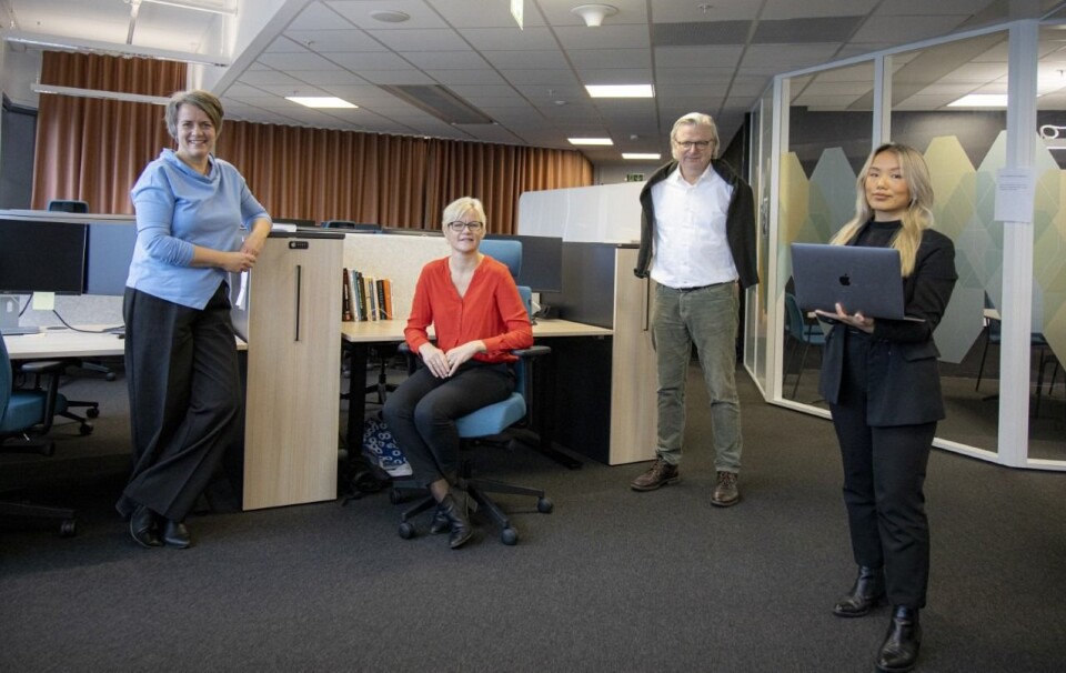 Senter for undersøkende journalistikk:. Fra venstre reportasjeleder Astrid Dalehaug Norheim, reportasjeleder Kristine Holmelid, senterleder Per Christian Magnus og vitenskapelig assistent Maren Myrseth. Senter for undersøkende journalistikk:. Fra venstre reportasjeleder Astrid Dalehaug Norheim, reportasjeleder Kristine Holmelid, senterleder Per Christian Magnus og vitenskapelig assistent Maren Myrseth.