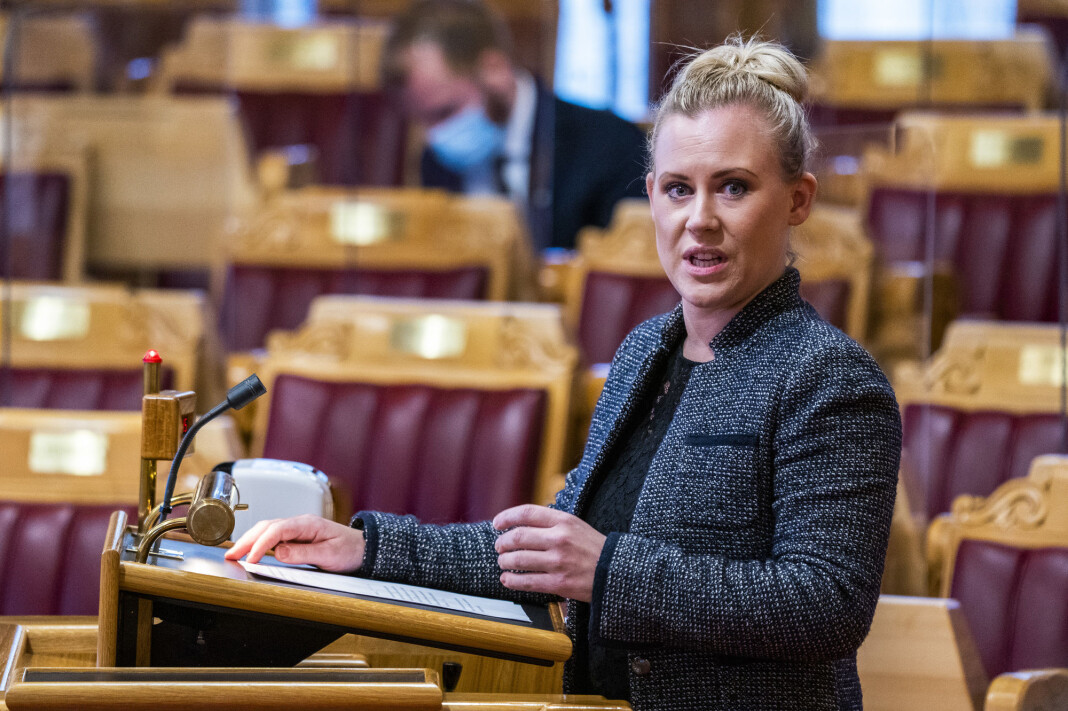 Aps Lene Vågslid beskriver bøter for brudd på offentlighetsloven som et tiltrengt tiltak. Aps Lene Vågslid beskriver bøter for brudd på offentlighetsloven som et tiltrengt tiltak.