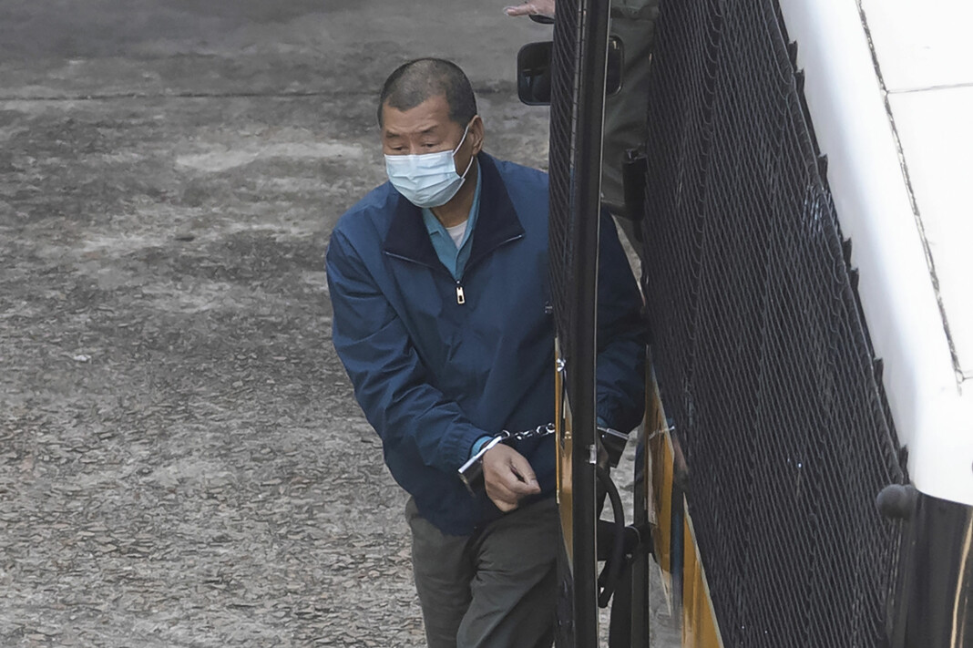 Beijing-kritikeren Jimmy Lai forblir varetektsfengslet i Hongkong.