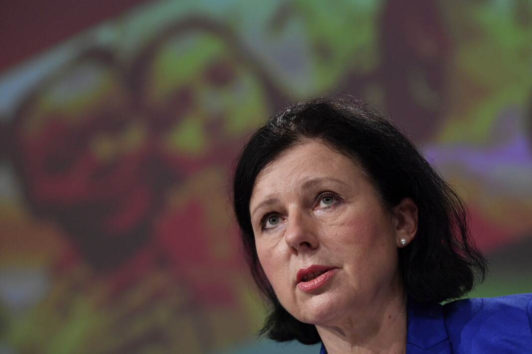 – Vi kan ikke ta demokratiet for gitt. Det må beskyttes og gis næring, sier visepresident Vera Jourová i forbindelse med lanseringen av EU-kommisjonens handlingsplan torsdag. – Vi kan ikke ta demokratiet for gitt. Det må beskyttes og gis næring, sier visepresident Vera Jourová i forbindelse med lanseringen av EU-kommisjonens handlingsplan torsdag.