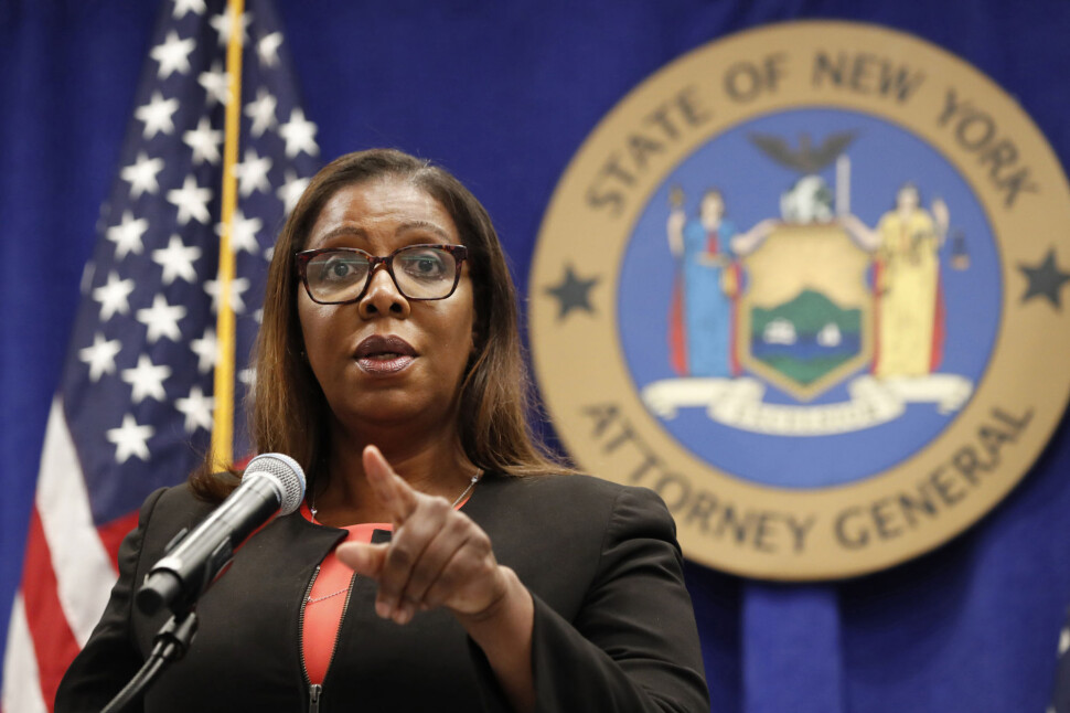 New Yorks justisminister Letitia James, her under en pressekonferanse i august. James presenterte onsdag et søksmål mot Facebook fremmet av 48 amerikanske delstater i fellesskap. New Yorks justisminister Letitia James, her under en pressekonferanse i august. James presenterte onsdag et søksmål mot Facebook fremmet av 48 amerikanske delstater i fellesskap.