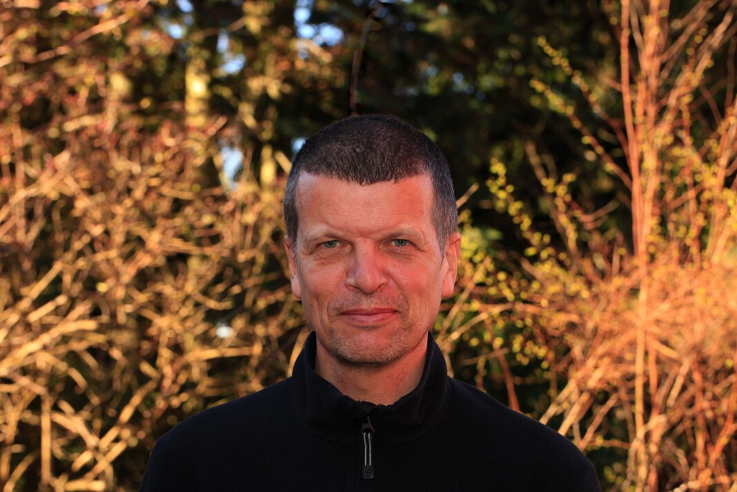 Aftenposten har over halvert redaksjonen på 20 år. Aftenposten-veteran Gunnar Kagge sier at arbeidspresset har økt. Aftenposten har over halvert redaksjonen på 20 år. Aftenposten-veteran Gunnar Kagge sier at arbeidspresset har økt.