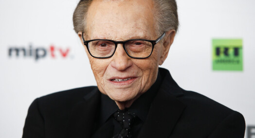 TV-personligheten Larry King sykehusinnlagt med korona TV-personligheten Larry King sykehusinnlagt med korona