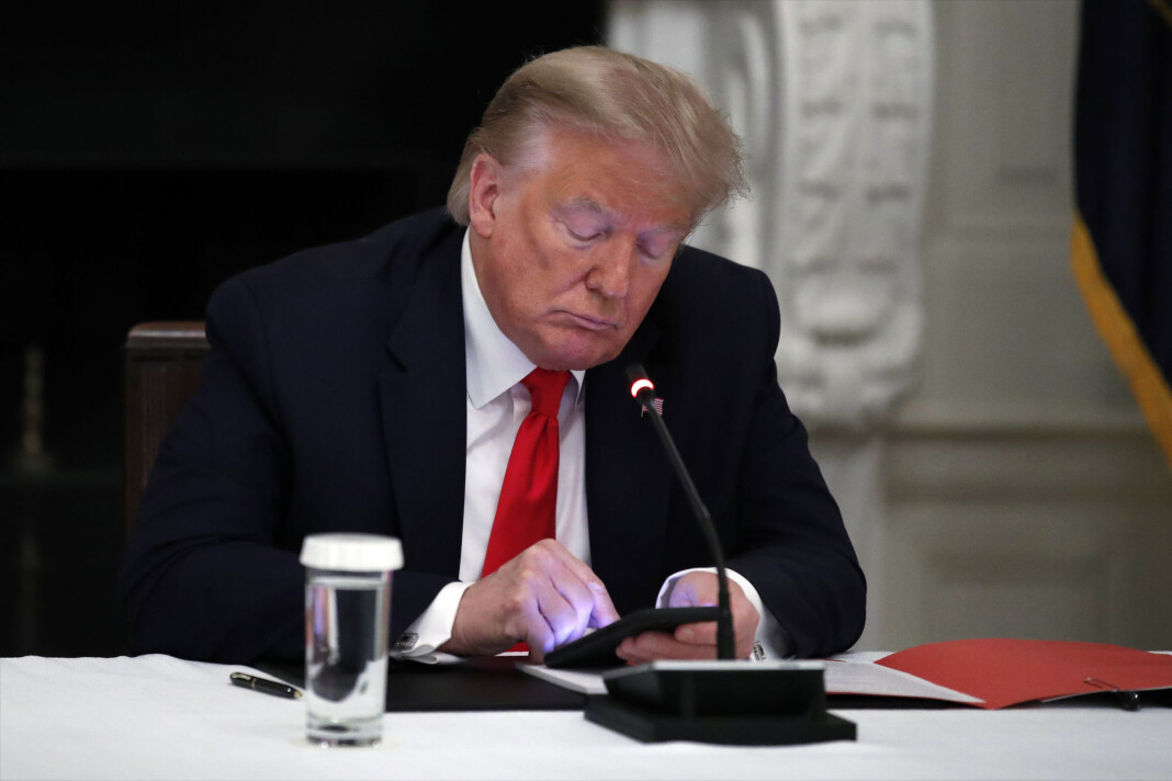 Donald Trump er fortsatt president, men Twitter-konge er han ikke lenger etter at han ble kastet ut av det sosiale mediet. Donald Trump er fortsatt president, men Twitter-konge er han ikke lenger etter at han ble kastet ut av det sosiale mediet.