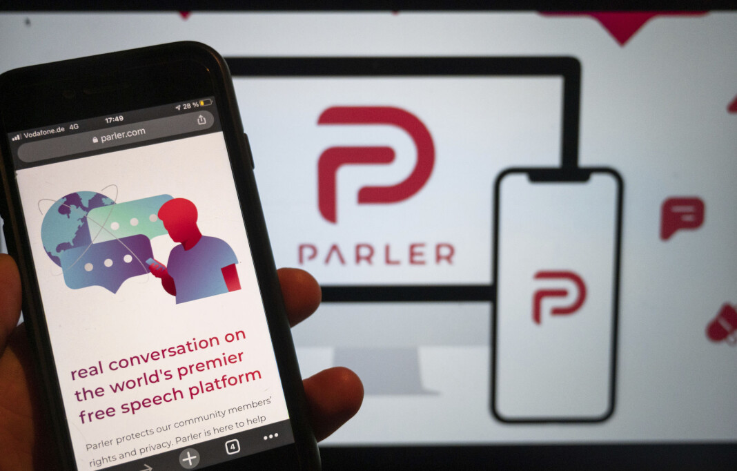 Parler blir av mange sett på som et alternativ til Twitter etter at mikrobloggtjenesten utestengte president Donald Trump. Parler blir av mange sett på som et alternativ til Twitter etter at mikrobloggtjenesten utestengte president Donald Trump.