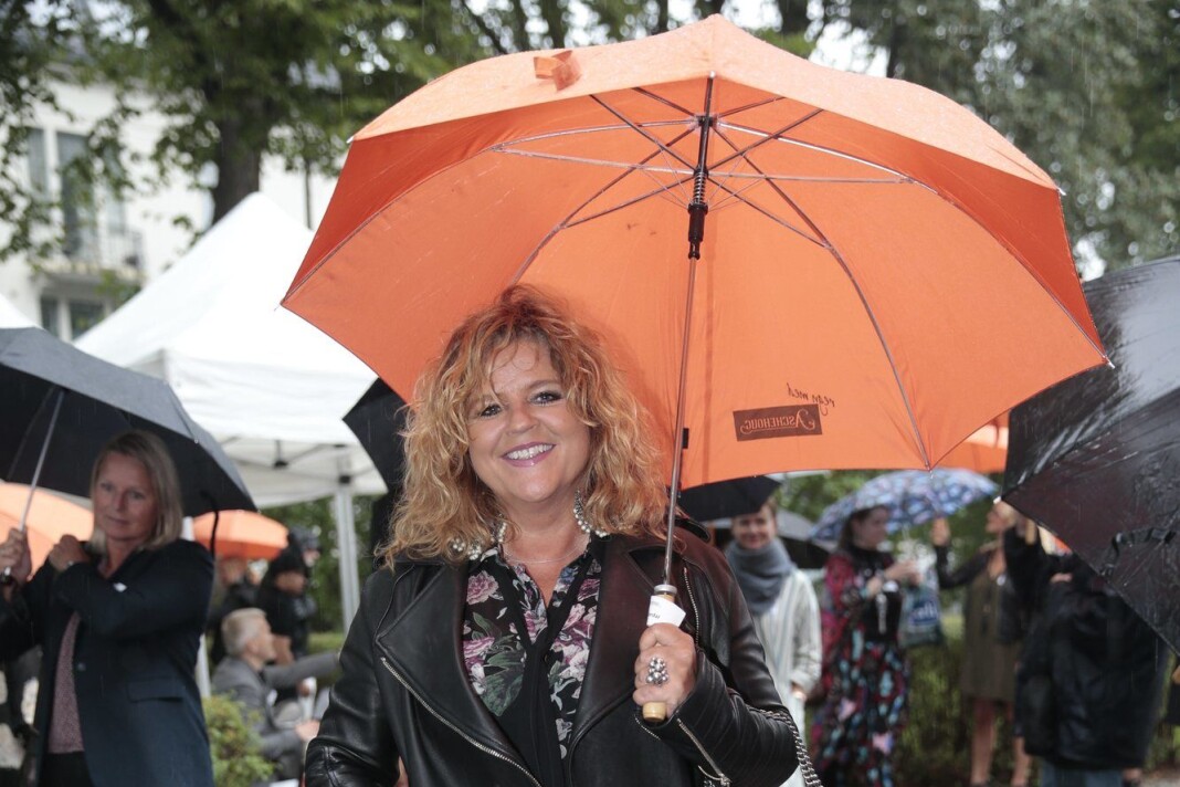 Signy Fardal fotografert på Aschehougs hagefest i 2016. Signy Fardal fotografert på Aschehougs hagefest i 2016.