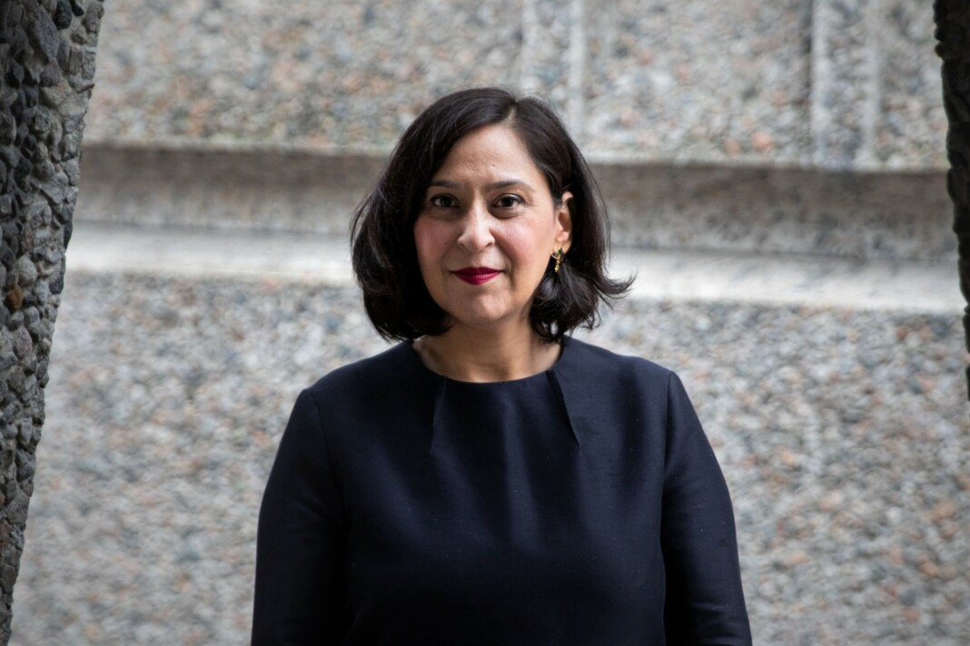– Jeg er strålende fornøyd med å bli ansatt i Aftenposten som kommentator og gleder meg voldsomt., sier Nazneen Khan-Østrem. – Jeg er strålende fornøyd med å bli ansatt i Aftenposten som kommentator og gleder meg voldsomt., sier Nazneen Khan-Østrem.