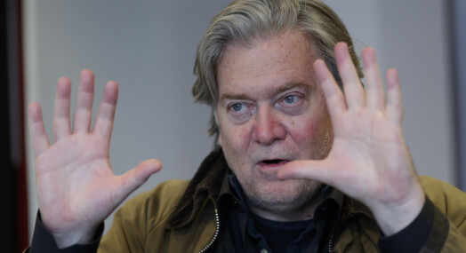 Trump benåder sin tidligere sjefstrateg Steve Bannon Trump benåder sin tidligere sjefstrateg Steve Bannon