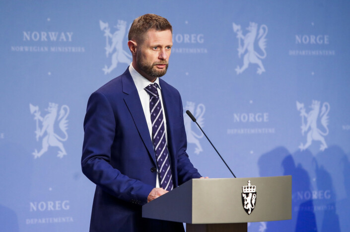 Medlemmer av regjeringa hadde daglige pressekonferanser om koronasituasjonen i vår. Det var her Høie holdt sin tale som gikk viralt. Medlemmer av regjeringa hadde daglige pressekonferanser om koronasituasjonen i vår. Det var her Høie holdt sin tale som gikk viralt.