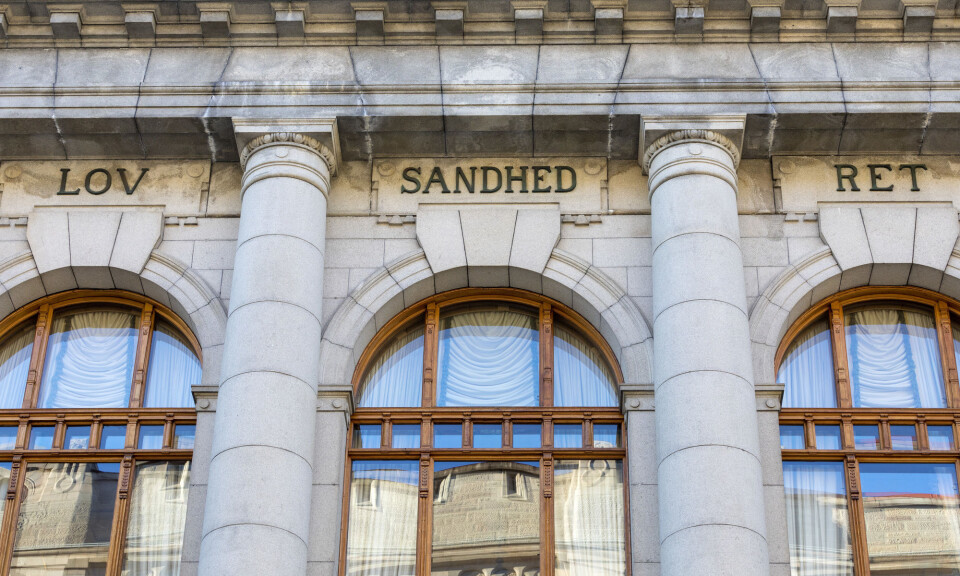 Høyesterett har konkludert med at åndsverkloven gir VG rett til å gjengi fotografiene uten å be advokatfirmaet om samtykke. Høyesterett har konkludert med at åndsverkloven gir VG rett til å gjengi fotografiene uten å be advokatfirmaet om samtykke.