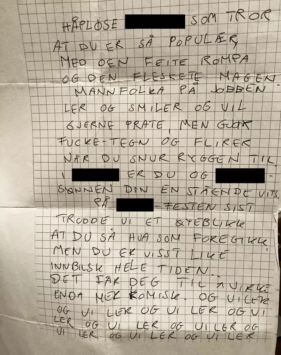 «Elin» fant dette brevet i postkassa hjemme. Journalisten har sladdet identifiserende ord.