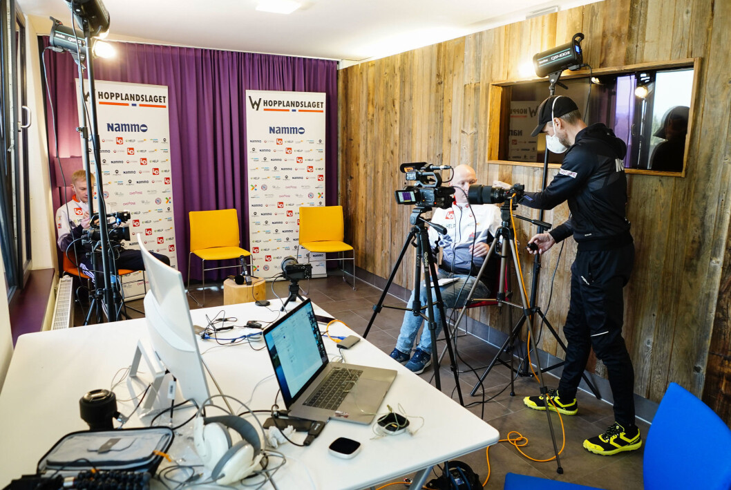 Alexander Stöckl er ifølge ham selv en «PC-nerd» og har ansvaret for strømmingen av hopplagets pressekonferanser under ski-VM. Alexander Stöckl er ifølge ham selv en «PC-nerd» og har ansvaret for strømmingen av hopplagets pressekonferanser under ski-VM.
