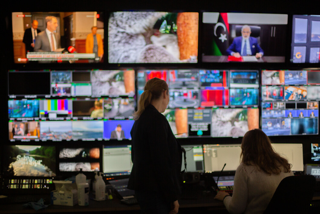 Flere leste nyheter på nett i fjor, samtidig flatet andelen som så på lineær-TV og lyttet til radio ut. Bildet er fra kontrollrommet til TV 2 Nyhetskanalen. Flere leste nyheter på nett i fjor, samtidig flatet andelen som så på lineær-TV og lyttet til radio ut. Bildet er fra kontrollrommet til TV 2 Nyhetskanalen.