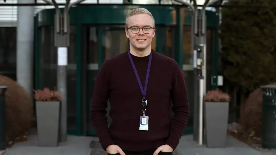 Anders Boine Verstad ser for seg å levere én til to samiskspråklige saker for NRK-sporten hver uke framover.