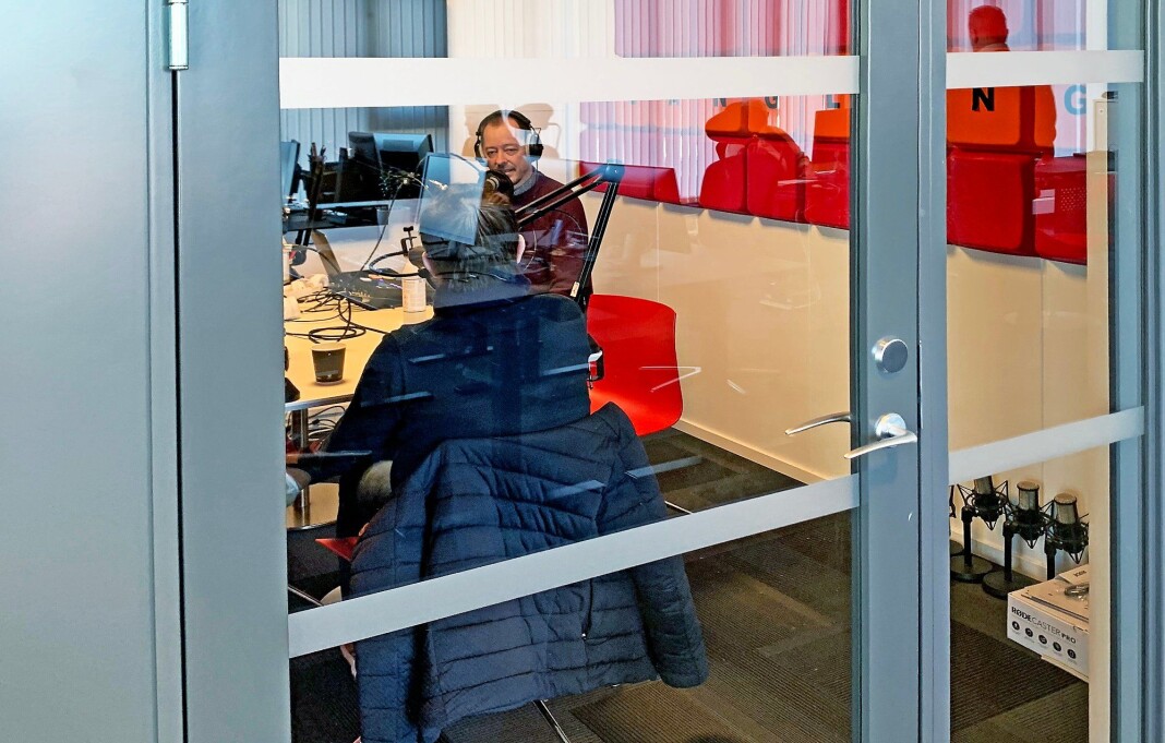 Fredriksstad Blad-redaktør René Svendsen inviterte Sven Jarle Knoll inn i podkast-studio. Fredriksstad Blad-redaktør René Svendsen inviterte Sven Jarle Knoll inn i podkast-studio.