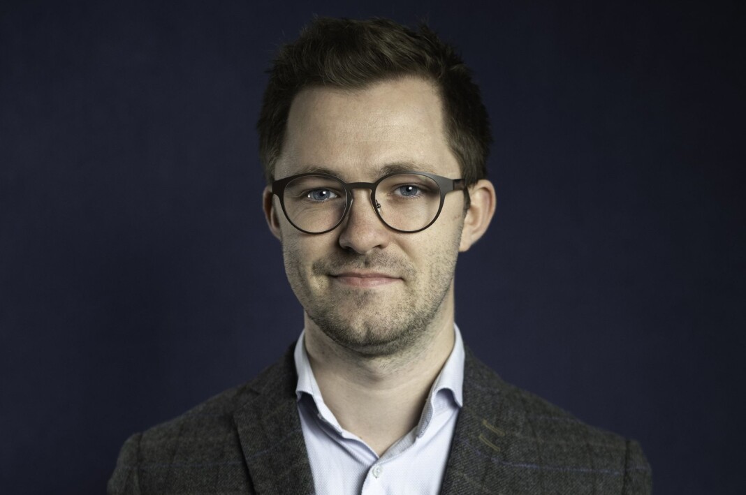 – Eg brenn for å gjere dei smått utilgjengelege prosessane i norsk politikk og utanrikspolitikk tilgjengeleg for vanlege folk, seier Emil André Erstad. – Eg brenn for å gjere dei smått utilgjengelege prosessane i norsk politikk og utanrikspolitikk tilgjengeleg for vanlege folk, seier Emil André Erstad.