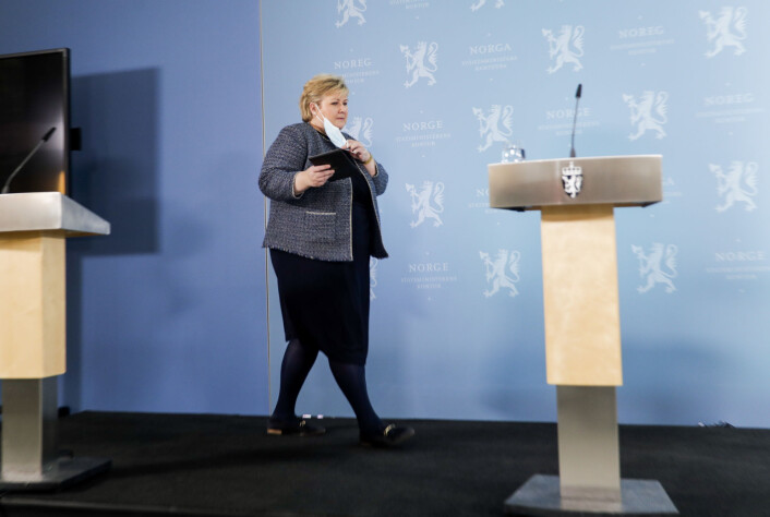 – Det er vanskelig for oss av og til. Det er masse medieoppslag hver dag, sier Erna Solberg. – Det er vanskelig for oss av og til. Det er masse medieoppslag hver dag, sier Erna Solberg.