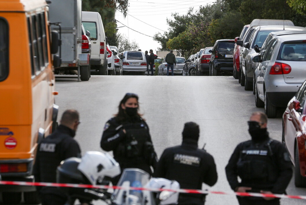 I detteområdet skal den greske journalist Giorgos Karaivaz ha blitt skutt flere ganger av to menn på en motorsykkel. I detteområdet skal den greske journalist Giorgos Karaivaz ha blitt skutt flere ganger av to menn på en motorsykkel.