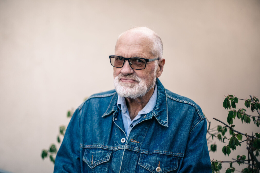 Professor emeritus Jan Terje Faarlund har lest de anonyme sms-ene og brevene omtalt i Journalisten. Professor emeritus Jan Terje Faarlund har lest de anonyme sms-ene og brevene omtalt i Journalisten.