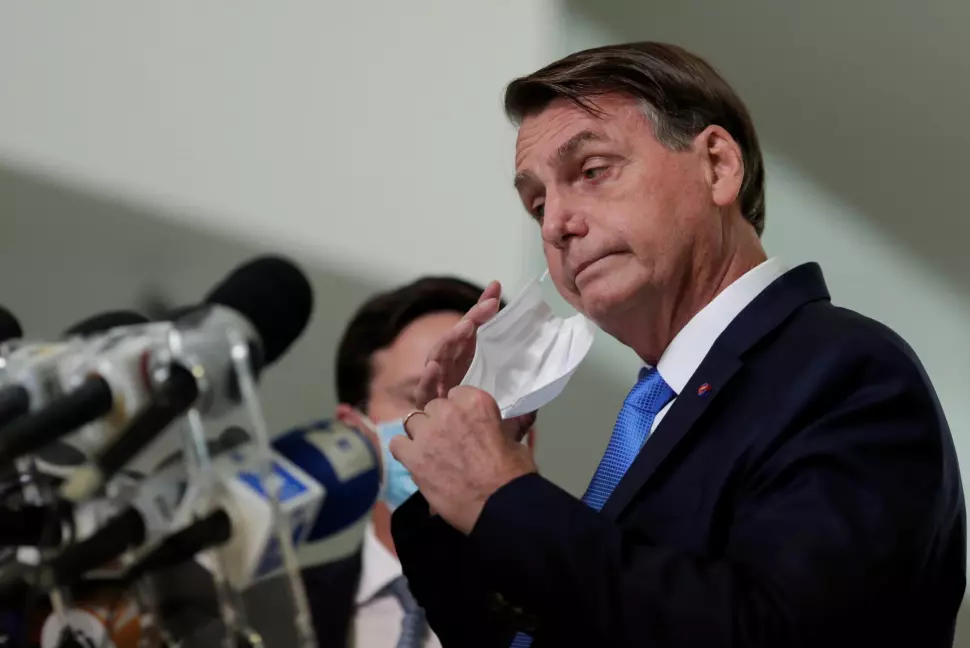 Brasils president, Jair Bolsonaro, under en pressekonferanse i mars. Bolsonaro har brukt pressekonferanser til en rekke utfall mot nettopp pressen.