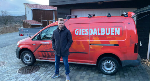 Denne bilen kan sikre nyskapningspris for lokalavisa: – Ser ut som en vanlig reportasjebil, men den er så mye mer Denne bilen kan sikre nyskapningspris for lokalavisa: – Ser ut som en vanlig reportasjebil, men den er så mye mer