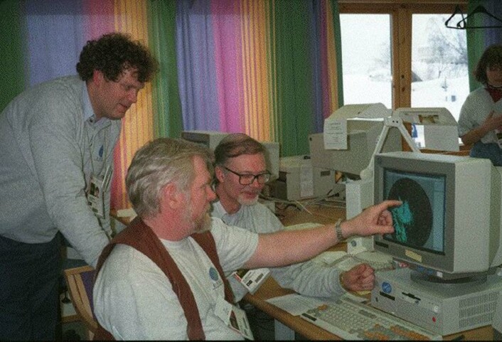 Kristen Gislefoss meldte været også under OL på Lillehammer i 1994. Her sammen med Trygve Aas og Jan-Erik Johnsen. Kristen Gislefoss meldte været også under OL på Lillehammer i 1994. Her sammen med Trygve Aas og Jan-Erik Johnsen.
