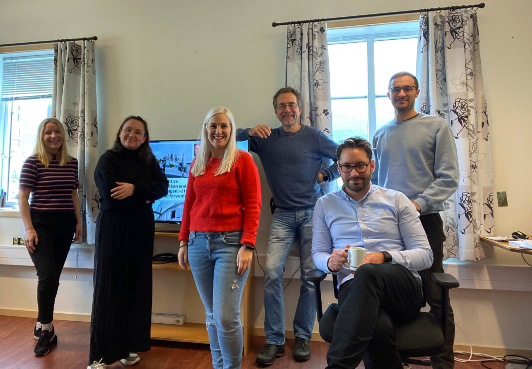 Kvinnheringen-redaksjonen: F.v: Elisabeth Berg Hass, Gina E. Albrethson, Mona Grønningen, Jonn Karl Sætre, Peder Sjo Slettebø og Håvard Røyrvik Kvinnheringen-redaksjonen: F.v: Elisabeth Berg Hass, Gina E. Albrethson, Mona Grønningen, Jonn Karl Sætre, Peder Sjo Slettebø og Håvard Røyrvik