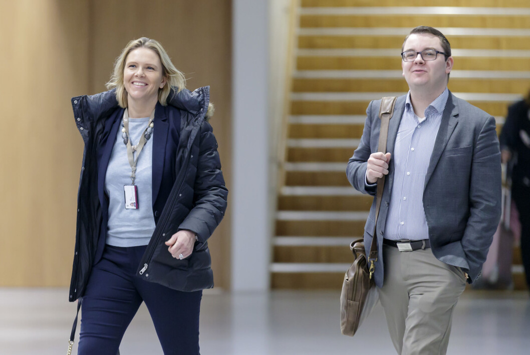 spen Teigen (t.h.) gjenforenes med sin tidligere sjef, den nye Frp-lederen Sylvi Listhaug. spen Teigen (t.h.) gjenforenes med sin tidligere sjef, den nye Frp-lederen Sylvi Listhaug.