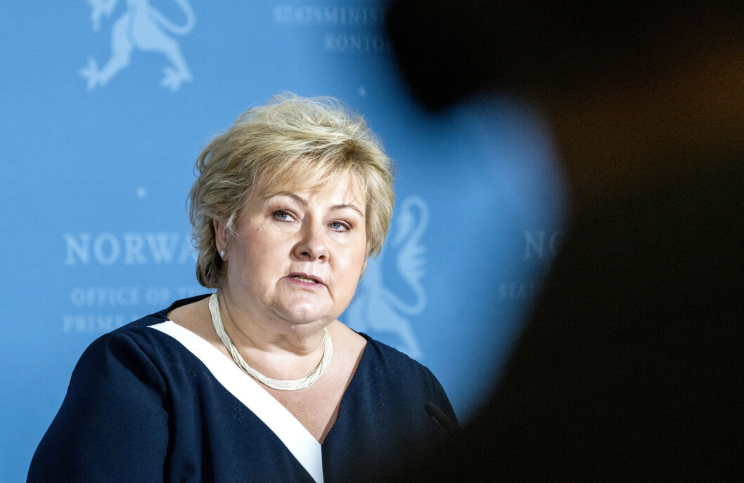 Statsminister Erna Solberg (H) fordømmer angrep på sivile, men vil ikke ta stilling til bombingen av et mediebygg i Gaza by. Statsminister Erna Solberg (H) fordømmer angrep på sivile, men vil ikke ta stilling til bombingen av et mediebygg i Gaza by.
