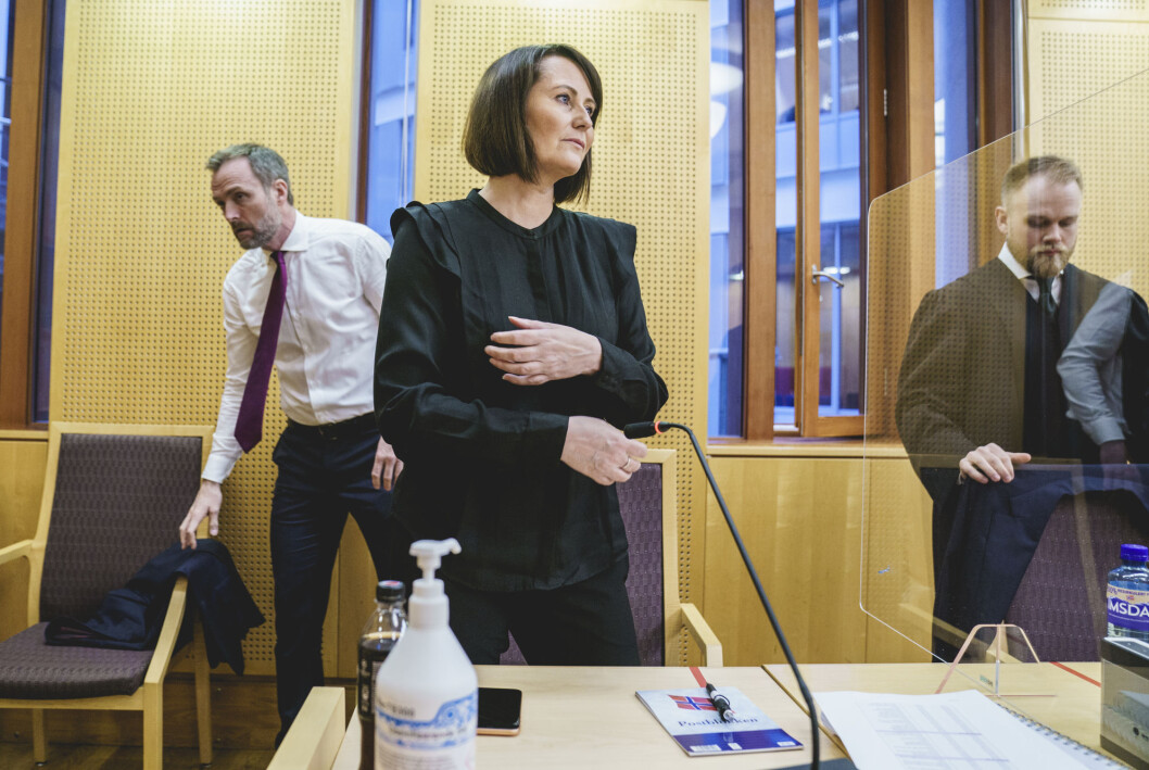 Line Andersen har tilbrakt tre dager i Oslo tingrett. Her flankert av sine advokat Tron Dalheim (t.v.) og Jostein Jenssen. Line Andersen har tilbrakt tre dager i Oslo tingrett. Her flankert av sine advokat Tron Dalheim (t.v.) og Jostein Jenssen.