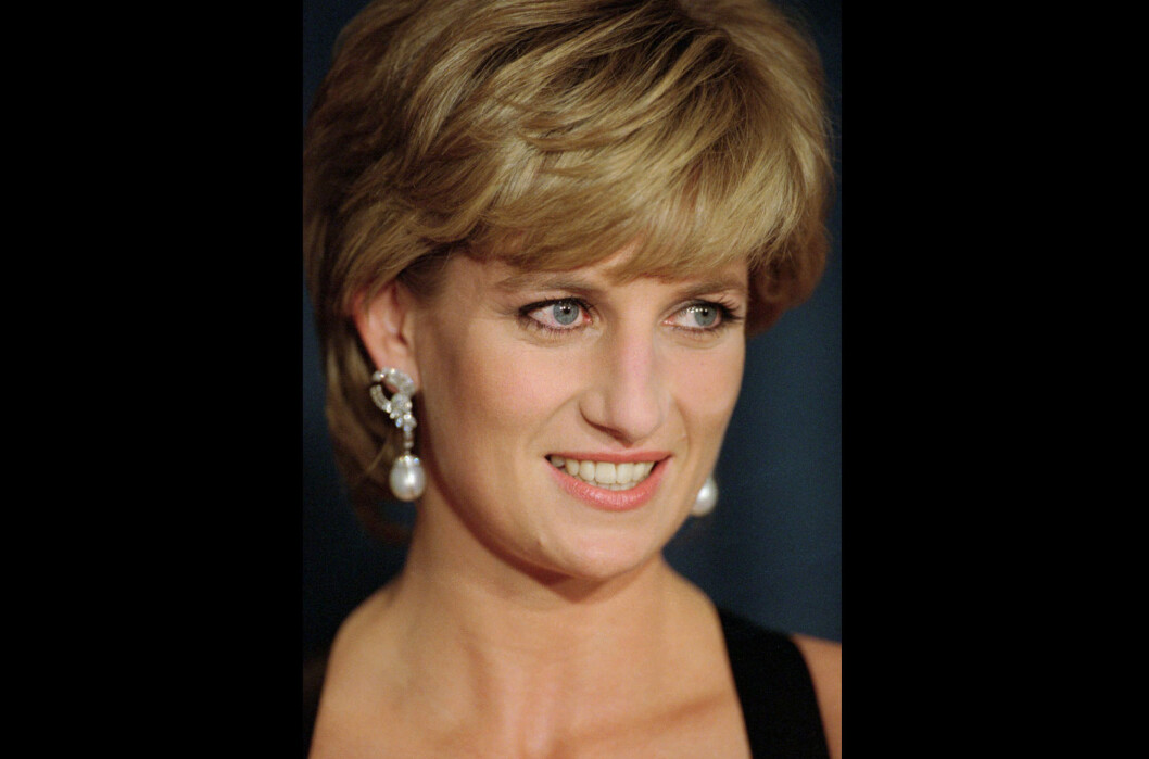 Prinsesse Diana under en middag i New York i desember 1995, noen måneder etter intervjuet med BBC. Prinsesse Diana under en middag i New York i desember 1995, noen måneder etter intervjuet med BBC.