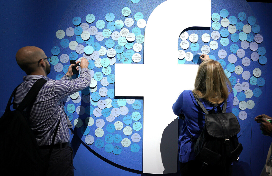 Så langt er Facebook det eneste av de amerikanske nettigigantene som ikke har blitt formelt gransket for monopolistisk opptreden av EU. Så langt er Facebook det eneste av de amerikanske nettigigantene som ikke har blitt formelt gransket for monopolistisk opptreden av EU.