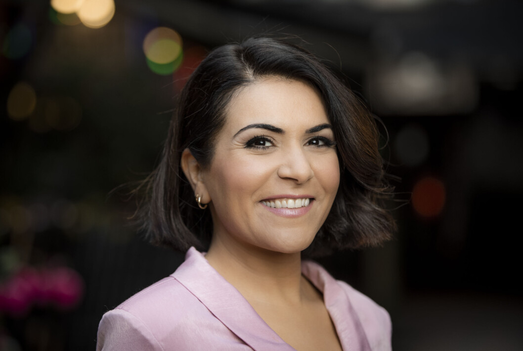 – Det jeg brenner mest for er å kunne formidle og forklare kompliserte temaer på en enkel og forståelig måte, sier Rima Iraki. – Det jeg brenner mest for er å kunne formidle og forklare kompliserte temaer på en enkel og forståelig måte, sier Rima Iraki.