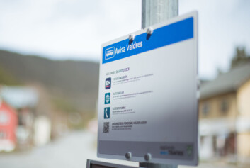 Lokalavisa i sentrum av Fagernes er en av få i landet med egen busstopp. Lokalavisa i sentrum av Fagernes er en av få i landet med egen busstopp.