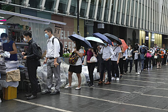 Hongkongkinesere i kø for siste utgave av Kina-kritisk avis