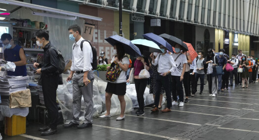 Hongkongkinesere i kø for siste utgave av Kina-kritisk avis