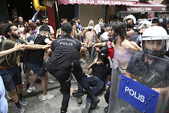 Pride-markering stanset i Istanbul - fotograf pågrepet