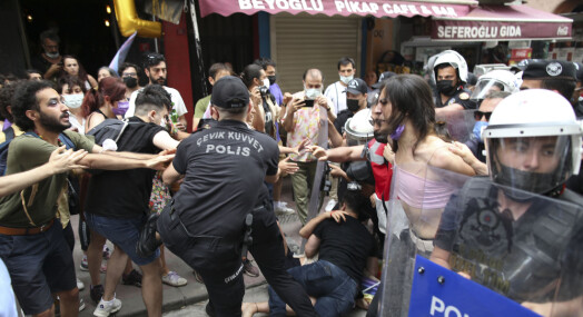 Pride-markering stanset i Istanbul - fotograf pågrepet Pride-markering stanset i Istanbul - fotograf pågrepet