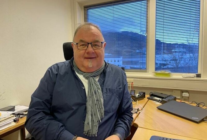 Erling Wåge, ansvarleg redaktør i Fjordenes Tidende, meiner rekrutteringa til journalistyrket er ei stor utfordring.