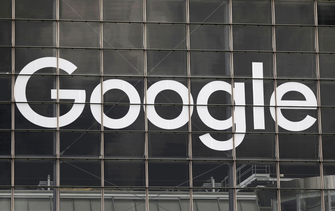 Google får milliardbot i Frankrike. Her en Google-logo på et bygg i Paris. Google får milliardbot i Frankrike. Her en Google-logo på et bygg i Paris.
