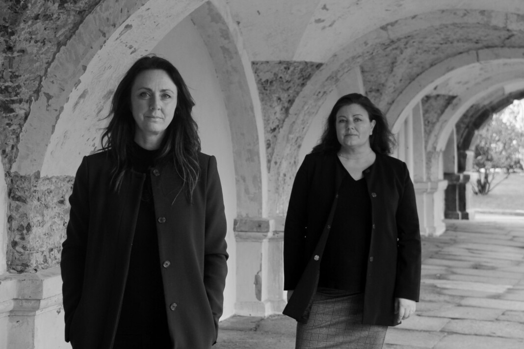 Gravejournalist Ingunn Røren (t.h.) har skrevet bok om de berørte fra Operasjon Dark Room sammen med etterforskningsleder Hilde Reikrås. Gravejournalist Ingunn Røren (t.h.) har skrevet bok om de berørte fra Operasjon Dark Room sammen med etterforskningsleder Hilde Reikrås.