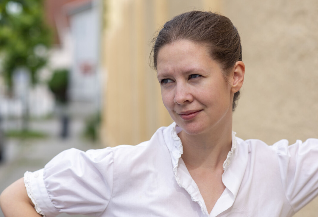 – Jeg ønsker alltid å være på lag med leseren, alternativt at leseren alltid skal oppleve at jeg jobber for hens interesser, sier Elise Dybvig, kulturjournalist i Morgenbladet. – Jeg ønsker alltid å være på lag med leseren, alternativt at leseren alltid skal oppleve at jeg jobber for hens interesser, sier Elise Dybvig, kulturjournalist i Morgenbladet.