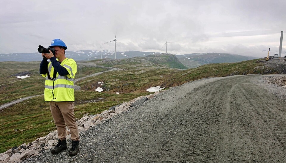 Kim Nygård på oppdrag for Adresseavisen. Her dokumenterer han bygging av vindmøller i Trøndelag.
