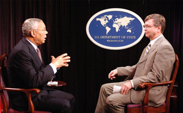 Jan Espen Kruse intervjuer USAs utenriksminister Colin Powell i 2004. Jan Espen Kruse intervjuer USAs utenriksminister Colin Powell i 2004.