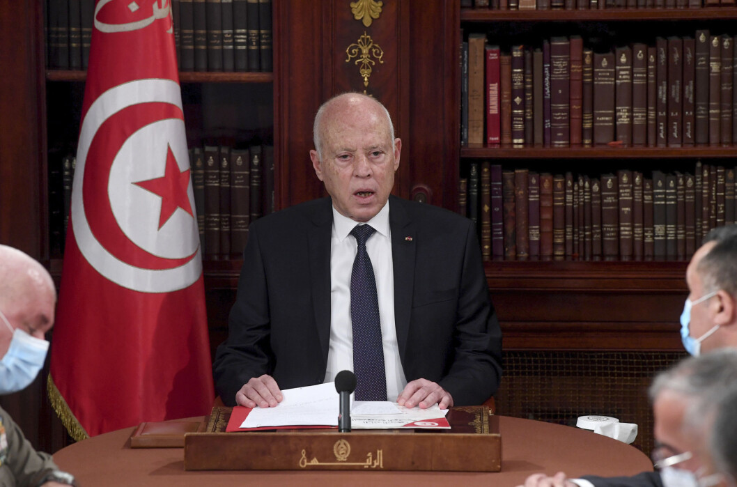 President Kais Saied har stengt nasjonalforsamlingen og sparket statsministeren. President Kais Saied har stengt nasjonalforsamlingen og sparket statsministeren.