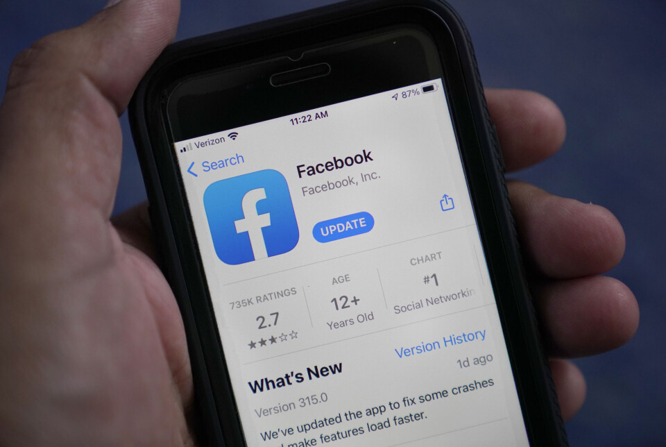 Facebook har fjernet flere hundre kontoer som har spredt desinformasjon om vaksiner. Facebook har fjernet flere hundre kontoer som har spredt desinformasjon om vaksiner.