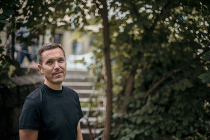 – Jeg har selv vært både i samtaler med egne ledere og kolleger, i samtaler med sykepleier og psykolog etter ekstreme inntrykk. Mitt budskap er at det er ufarlig, det er ikke skummelt og det hjelper, sier Marius Tetlie. – Jeg har selv vært både i samtaler med egne ledere og kolleger, i samtaler med sykepleier og psykolog etter ekstreme inntrykk. Mitt budskap er at det er ufarlig, det er ikke skummelt og det hjelper, sier Marius Tetlie.