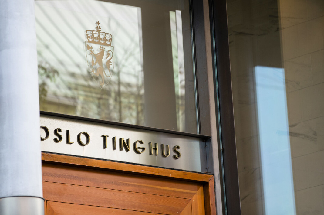 En 46 år gammel mann er tiltalt for en lang rekke tilfeller av trusler. En 46 år gammel mann er tiltalt for en lang rekke tilfeller av trusler.