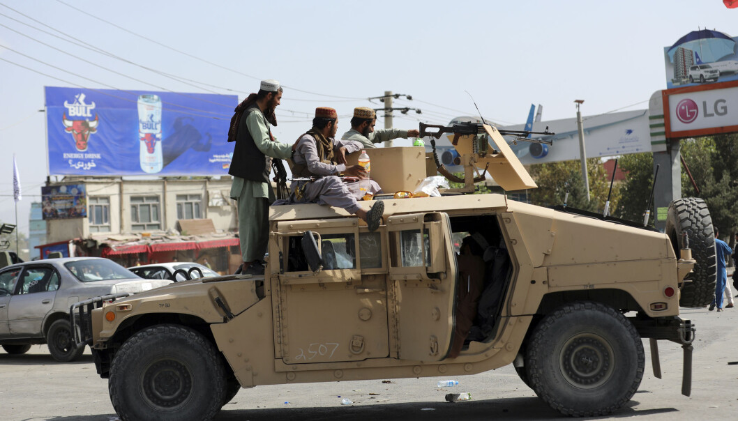 Situasjonen i Afghanistan, og for landets sårbare ytrere, er prekær. Her en Taliban-vaktpost utenfor Kabuls flyplass. Situasjonen i Afghanistan, og for landets sårbare ytrere, er prekær. Her en Taliban-vaktpost utenfor Kabuls flyplass.